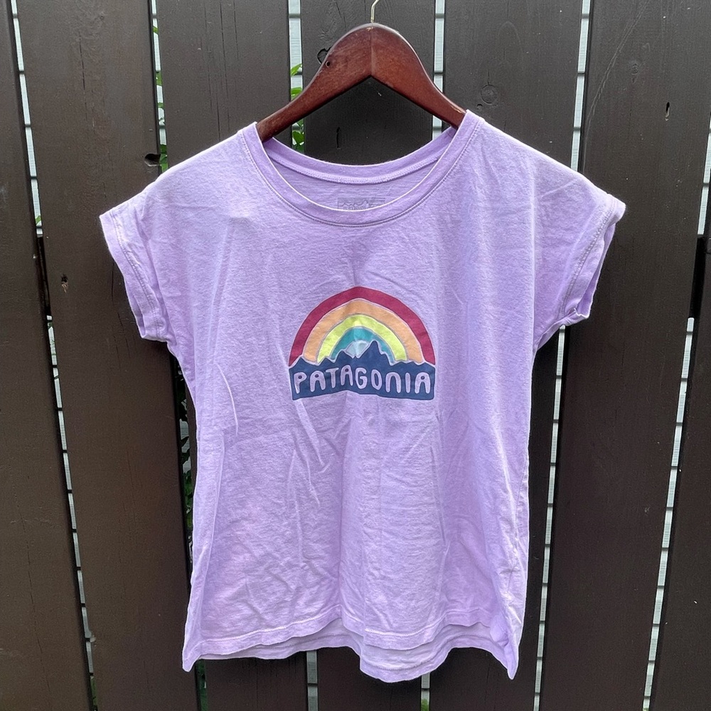 Patagonia Girls' Graphic Organic Cotton T-Shirt XXL Purple Rainbow